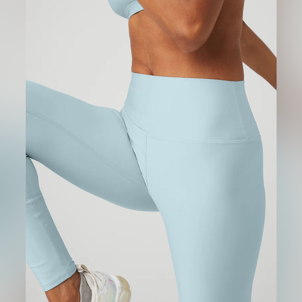ALO Airlift Leggings - CHALK BLUE